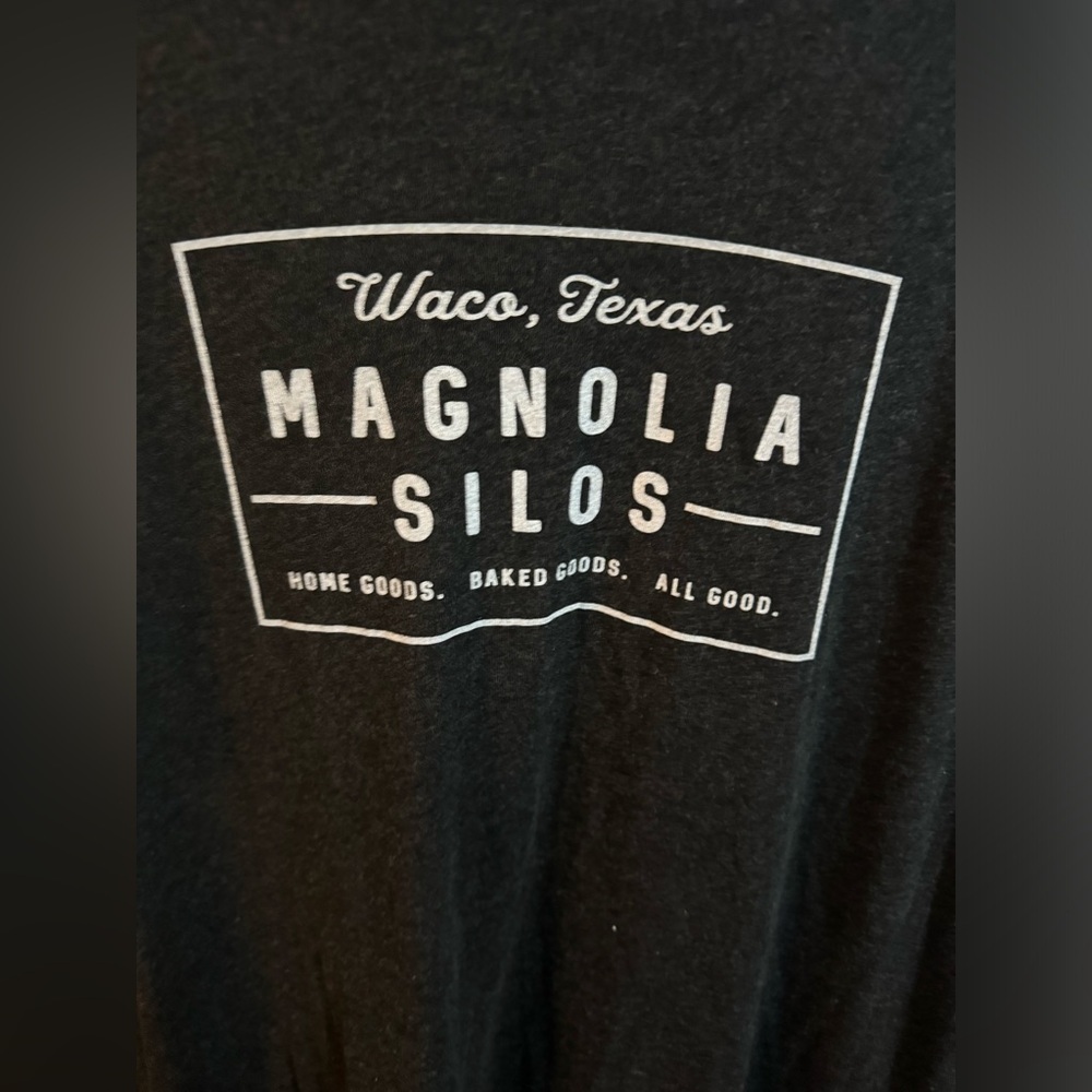 Magnolia Silos charcoal graphic tee - Picture 2 of 5